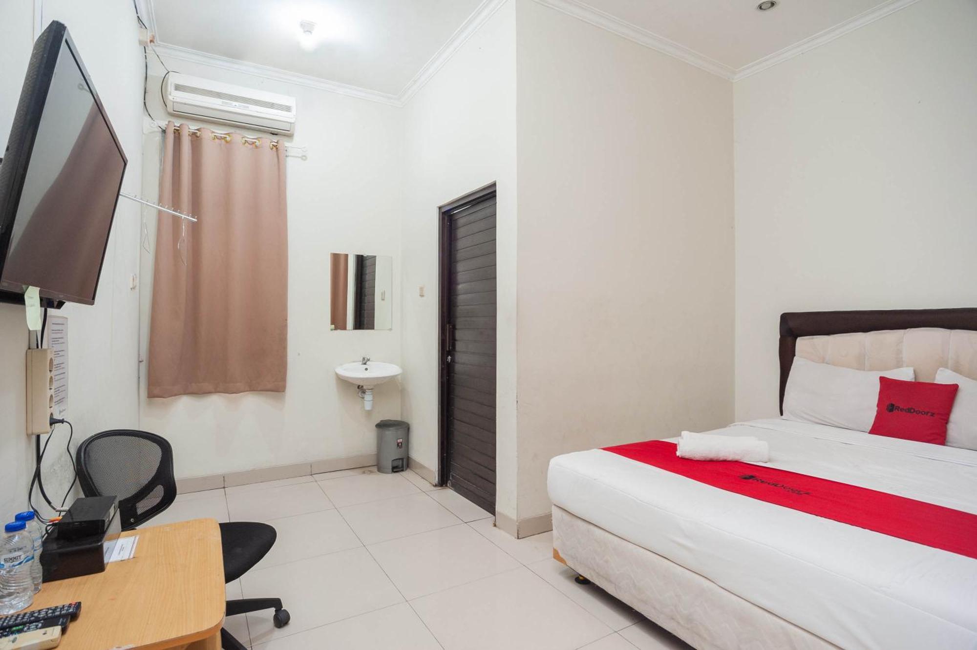 Reddoorz Plus Near Rs Pmi Bogor Exterior photo